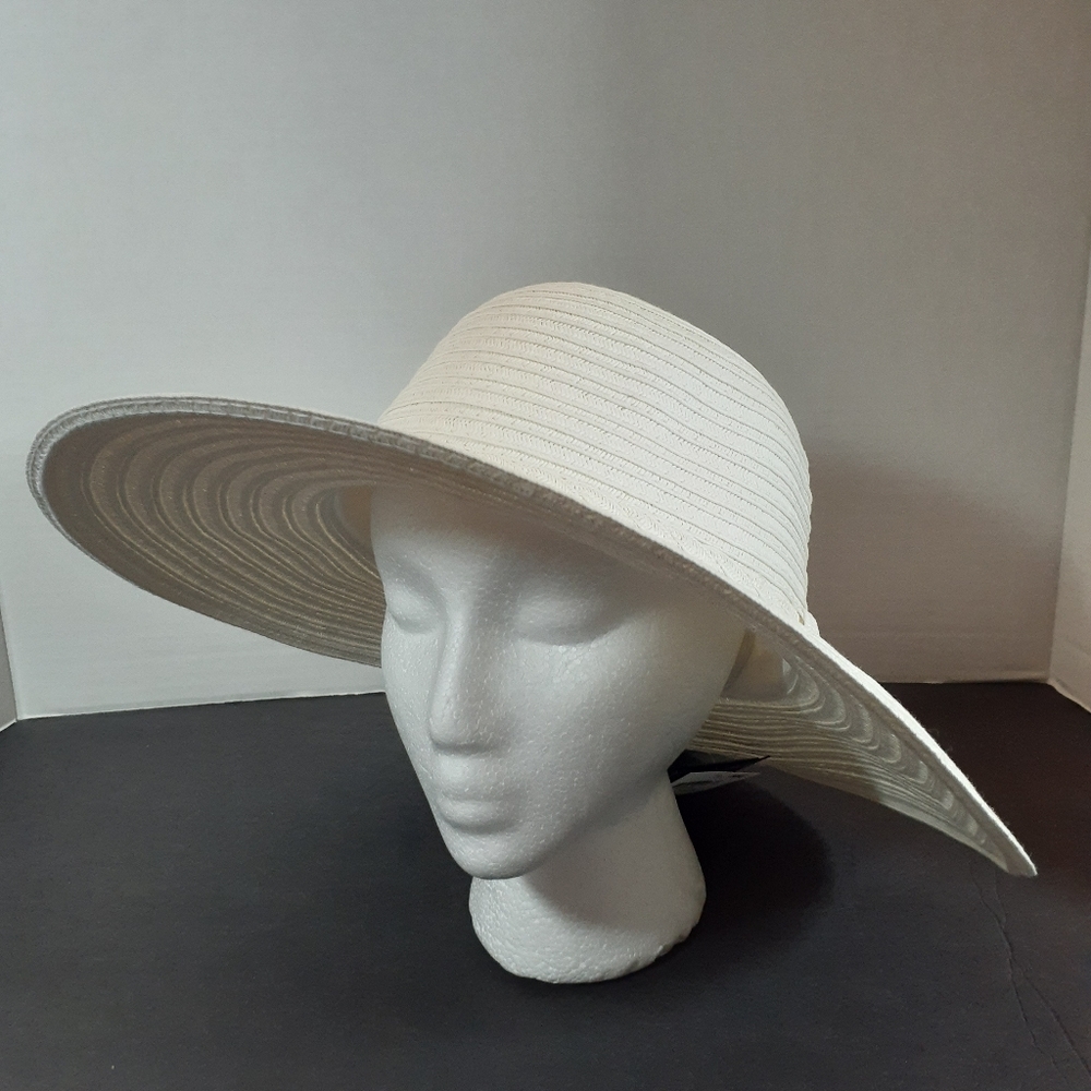 🔥3/$70 🎉HP🎉 *NWT* I▪︎N▪︎C International Concepts Hat